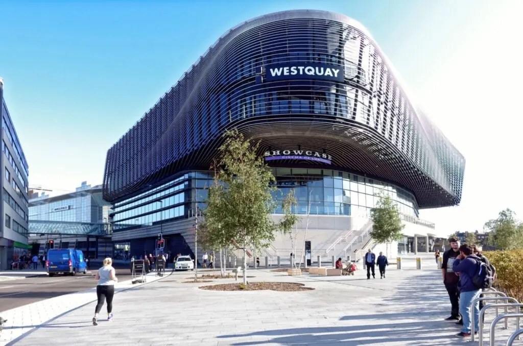 size-large wp-image-1263123757