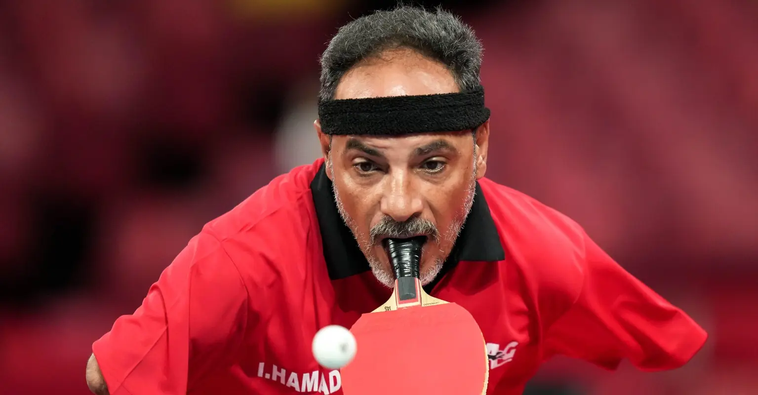 Incredible Paralympian stuns viewers as he holds table tennis bat with his mouth