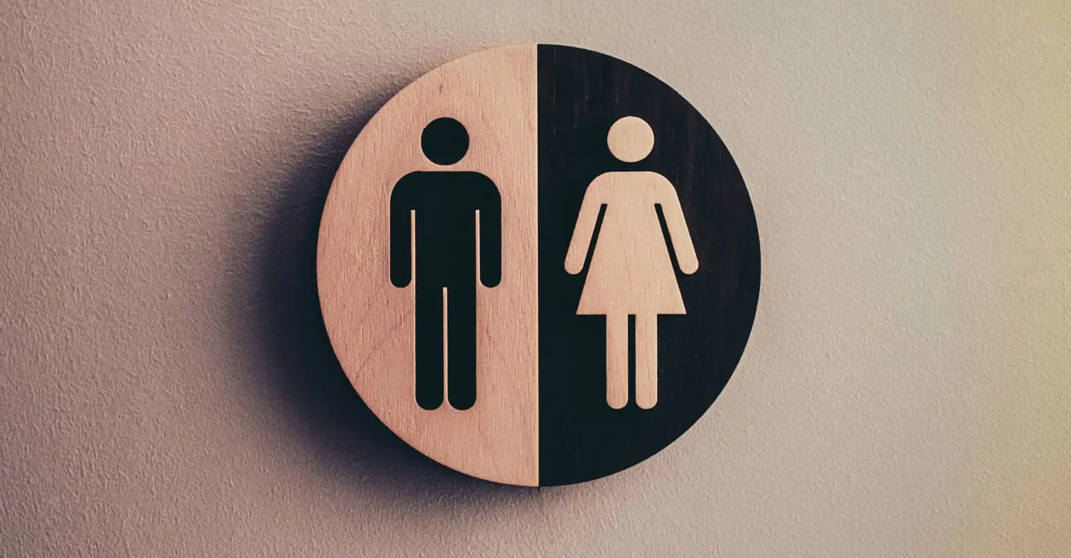 Father praised for perfectly explaining why he uses women's restrooms to change his daughter