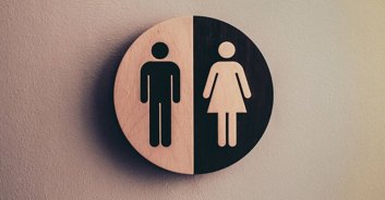 Father praised for perfectly explaining why he uses women's restrooms to change his daughter