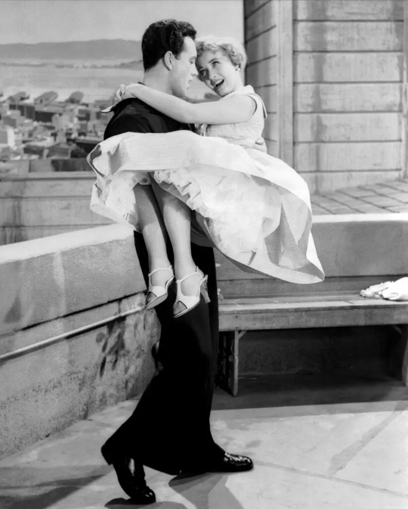 size-large wp-image-1263126528