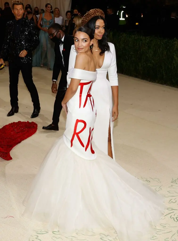 size-large wp-image-1263126098