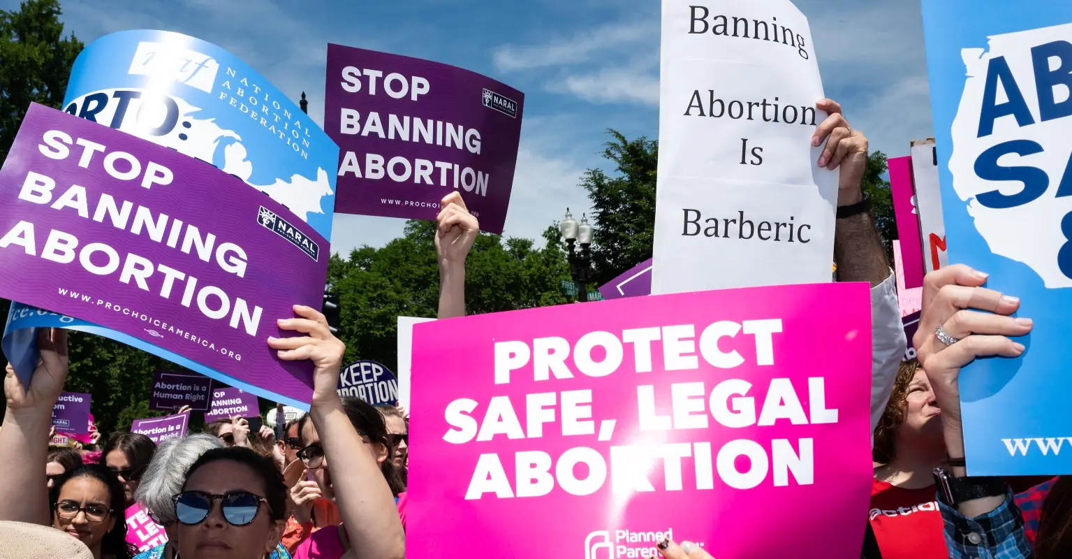 U.S. appeals court temporarily reinstates enforcement of Texas' restrictive abortion law
