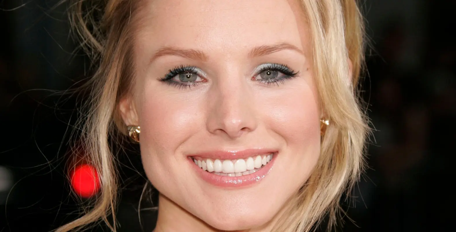 Kristen Bell says Dax Shepard once sucked out her clogged milk duct while breastfeeding