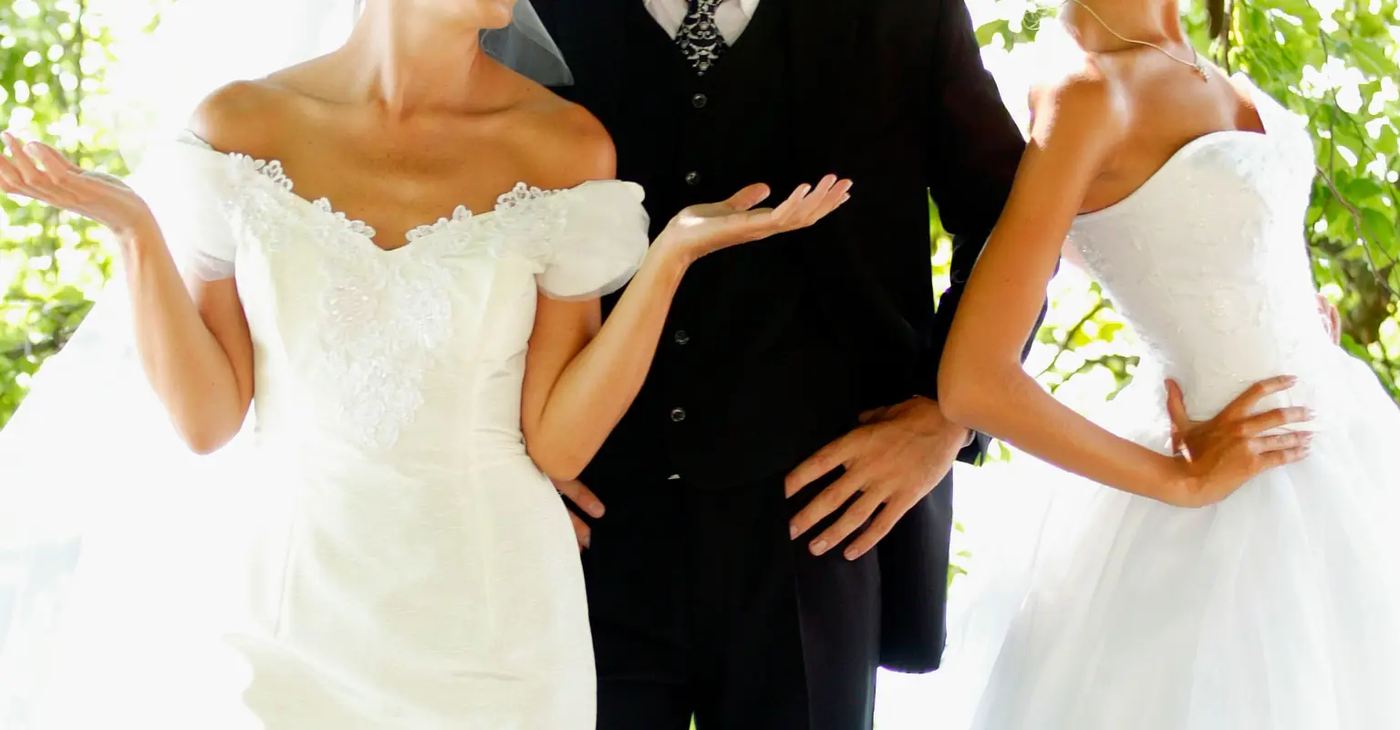 Groom kicks out female wedding guests after they all arrive in white as a 'prank'
