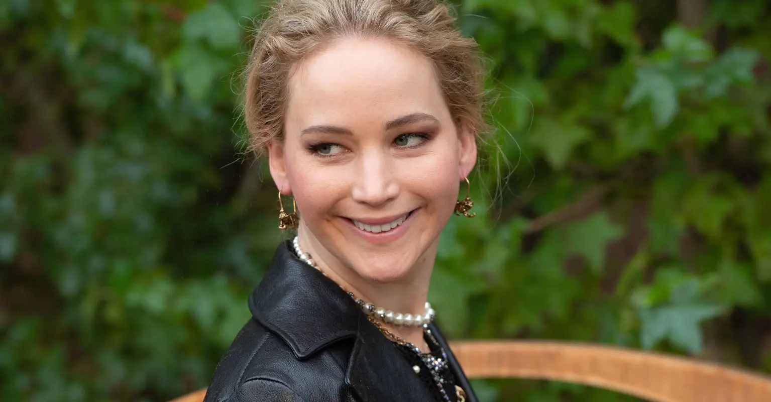 Pregnant Jennifer Lawrence joins Amy Schumer at abortion rights march