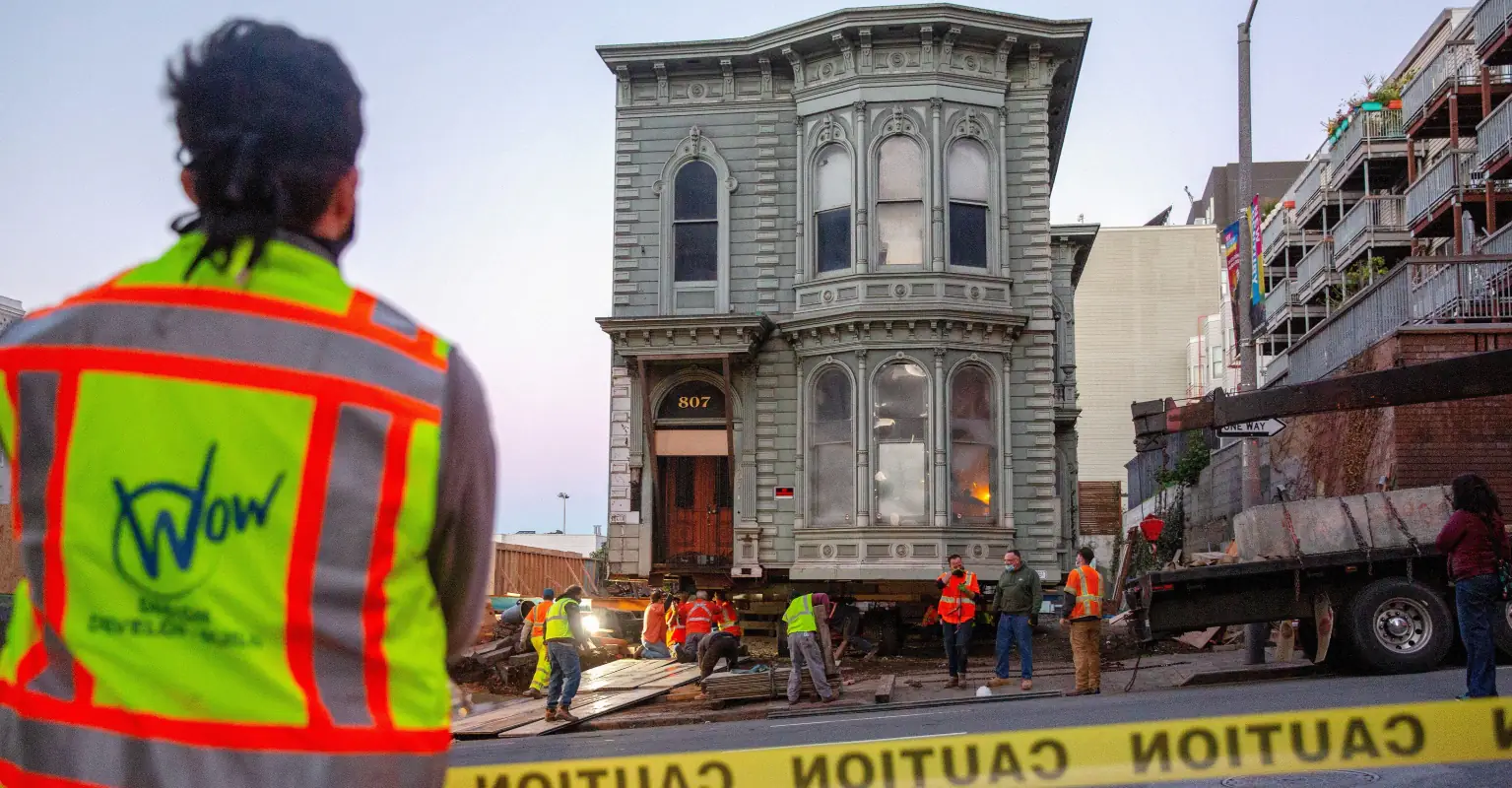 Man pays $400k to have his $2.6m house moved 7 blocks in San Francisco