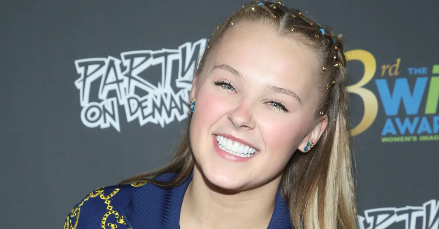JoJo Siwa says she hasn't started dating after split from girlfriend, but she wouldn't mind a 'cuddle buddy'