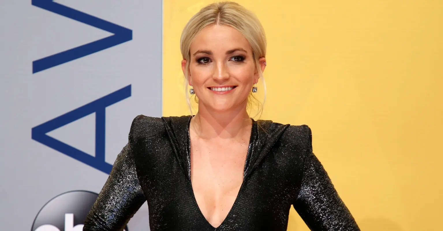 Britney Spears' sister Jamie Lynn breaks down in tears over rift with singer in GMA interview