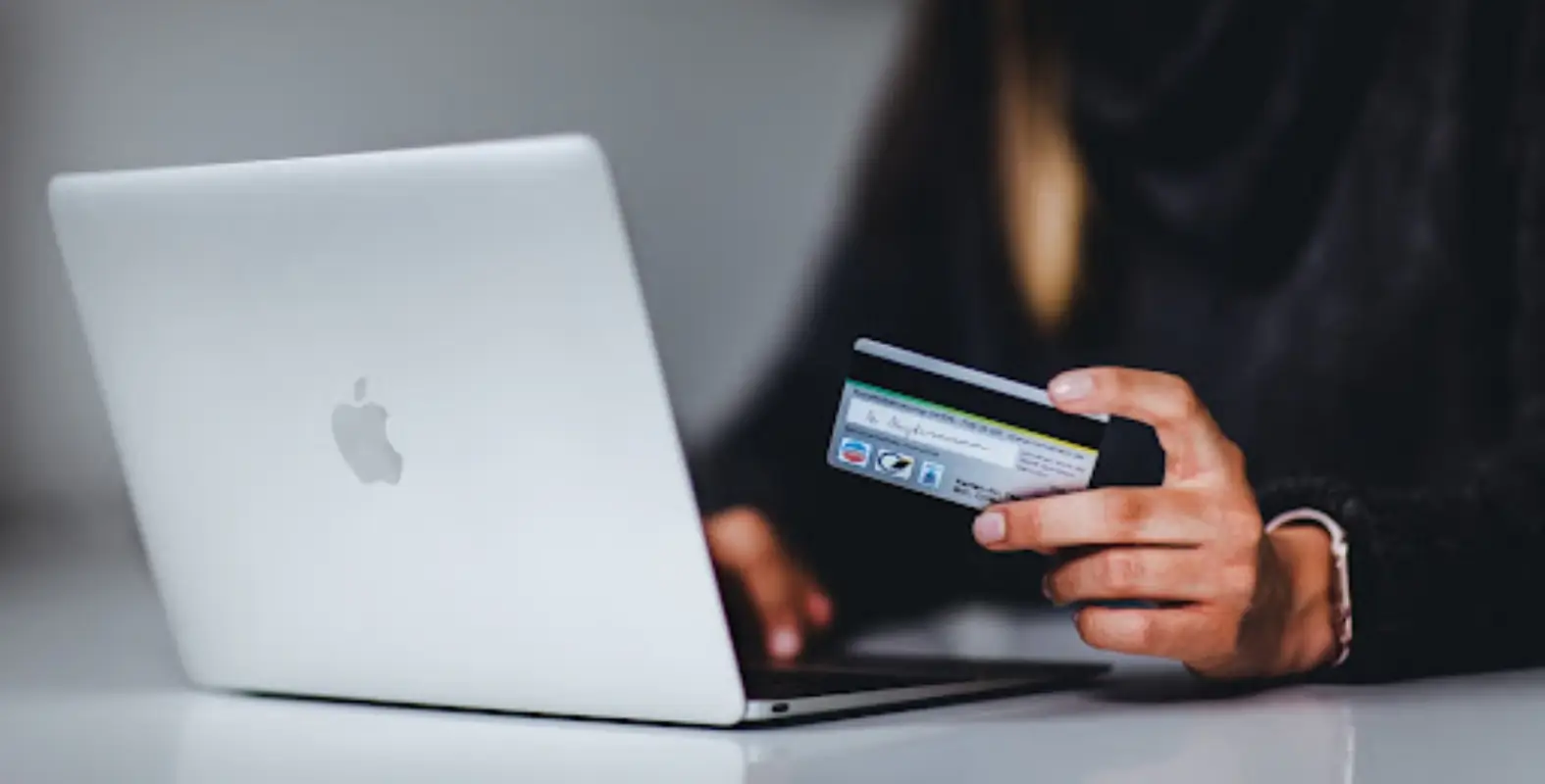 Expert reveals the tell-tale signs somebody is trying to steal your details