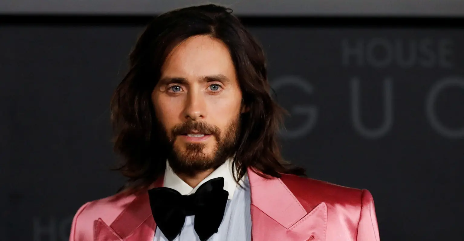Jared Leto wows fans with his rock-hard abs in shirtless photo as fans can't believe his age