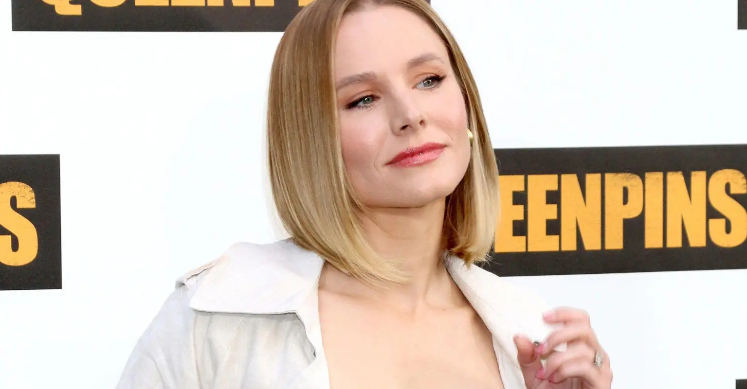 Kristen Bell jokingly apologizes to fan watching one of her sex scenes with his mom