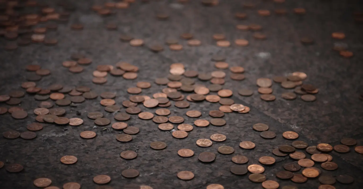 Boss sued after paying worker with over 90,000 pennies amid bitter pay dispute