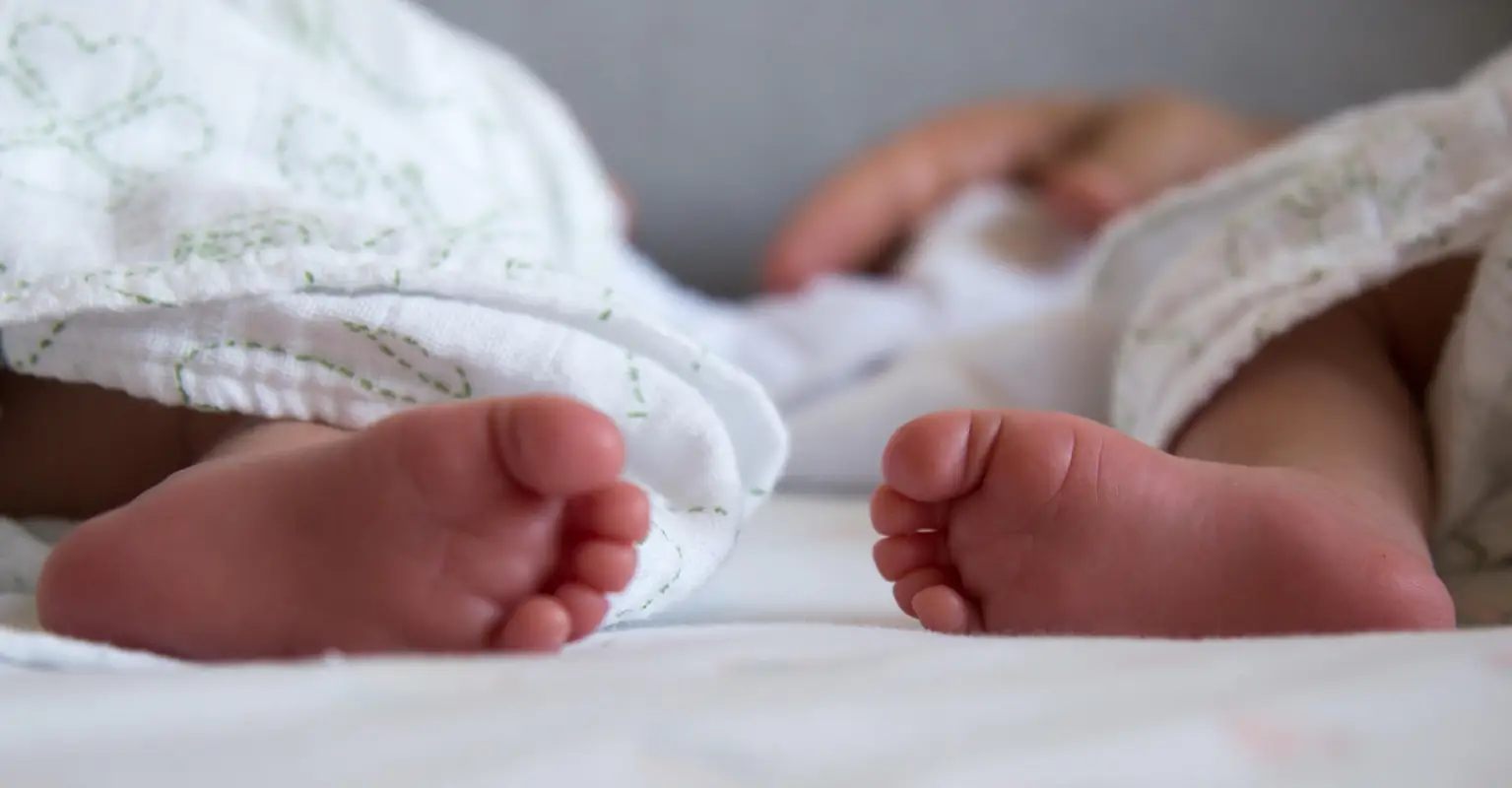 Twins born just 15 minutes apart have separate birthdates in 2021 and 2022