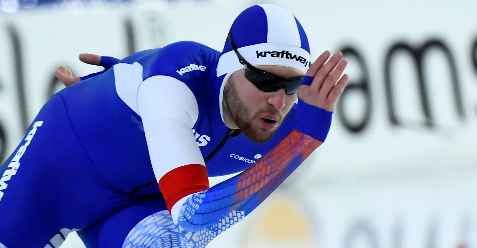 Russian Olympic speedskater apologizes for middle-finger victory celebration over Team USA