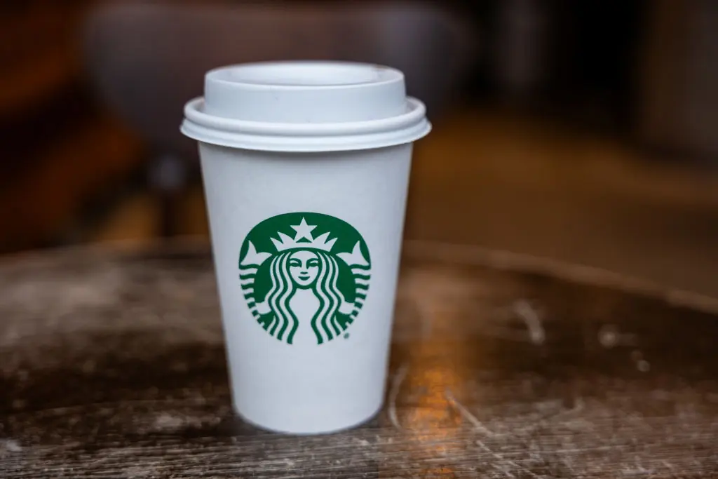 Starbucks barista praised for quick-thinking message on coffee cup to help young female customer - Article Image 2
