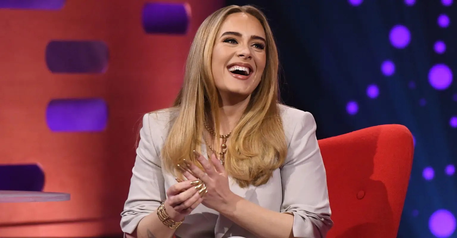 Adele praised by fans for reaction to having a camera in her face at basketball game