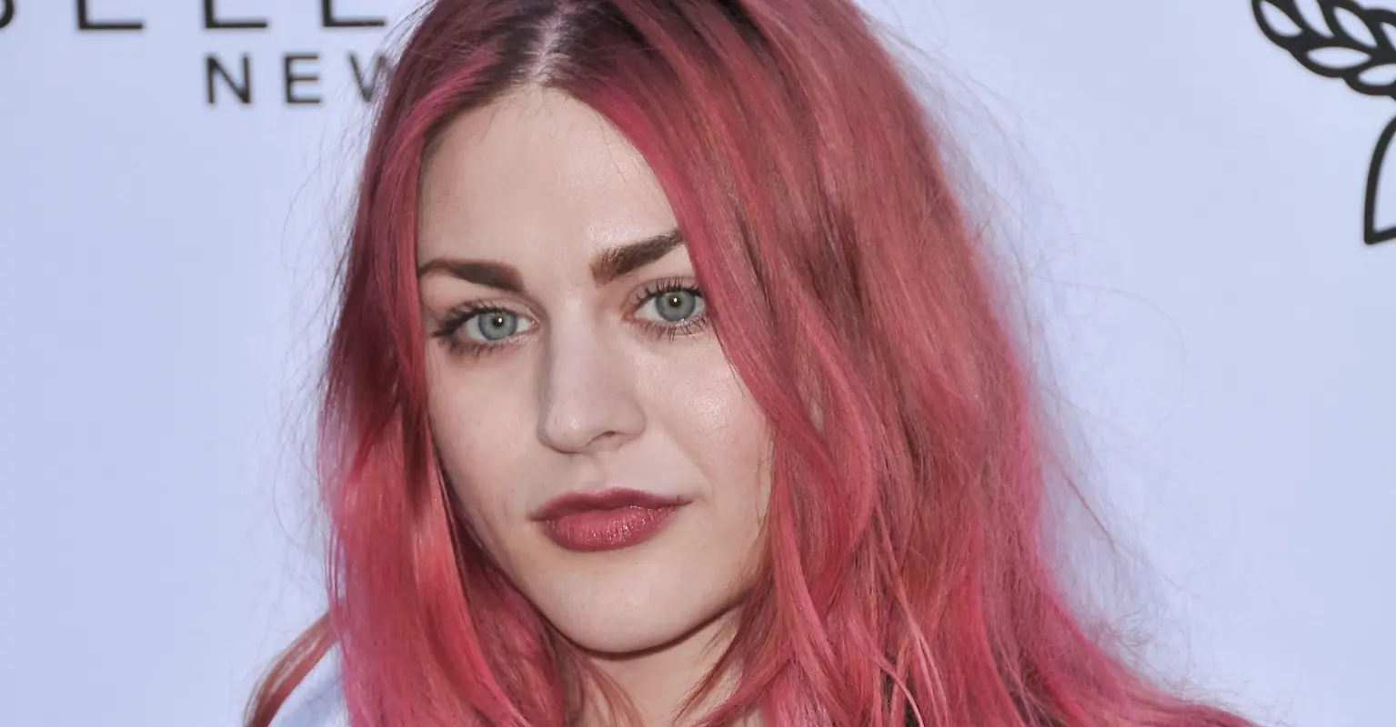 Kurt Cobain's daughter is dating Tony Hawk's son - and fans are obsessed