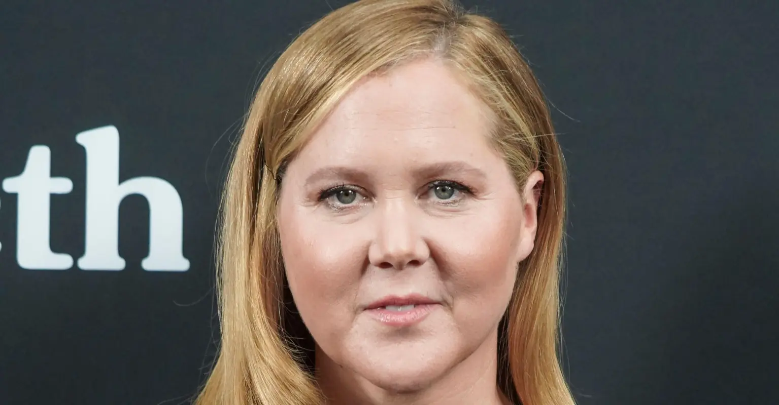 Amy Schumer addresses backlash over joke about Kirsten Dunst being a 'seat filler'