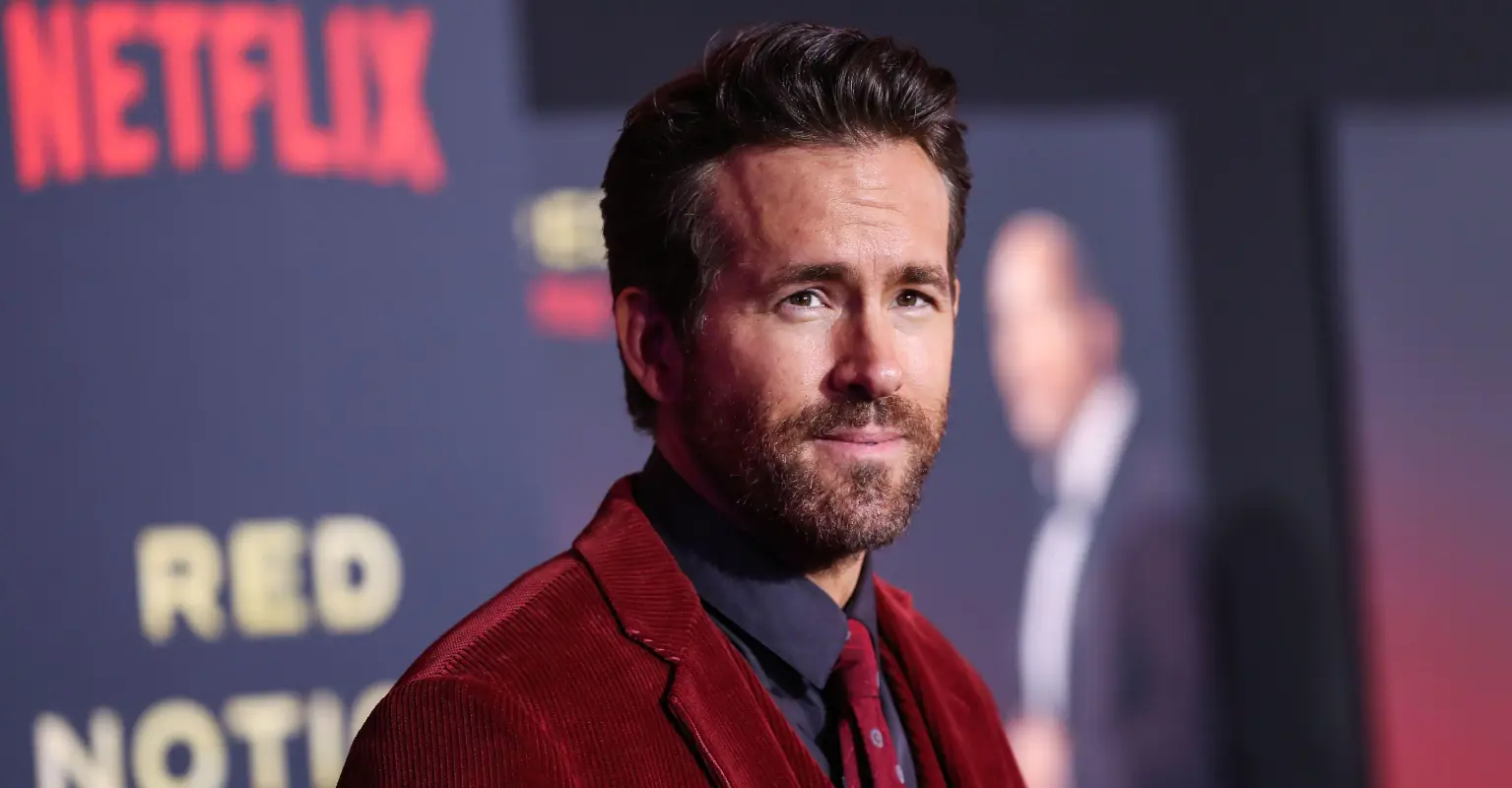 Ryan Reynolds gives hilarious response when kid asks him about kissing Zoe Saldana