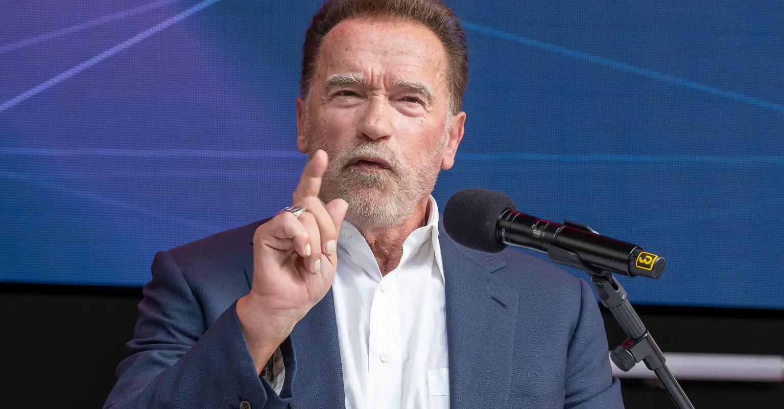 Arnold Schwarzenegger sends powerful message to Vladimir Putin in video address