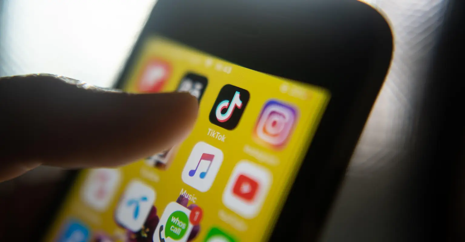 Woman says she was dumped after date googled what her medication was for