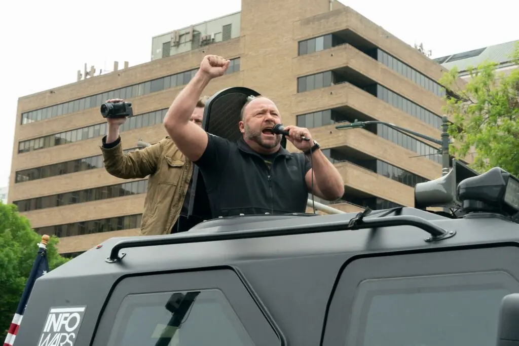 size-large wp-image-1263151947