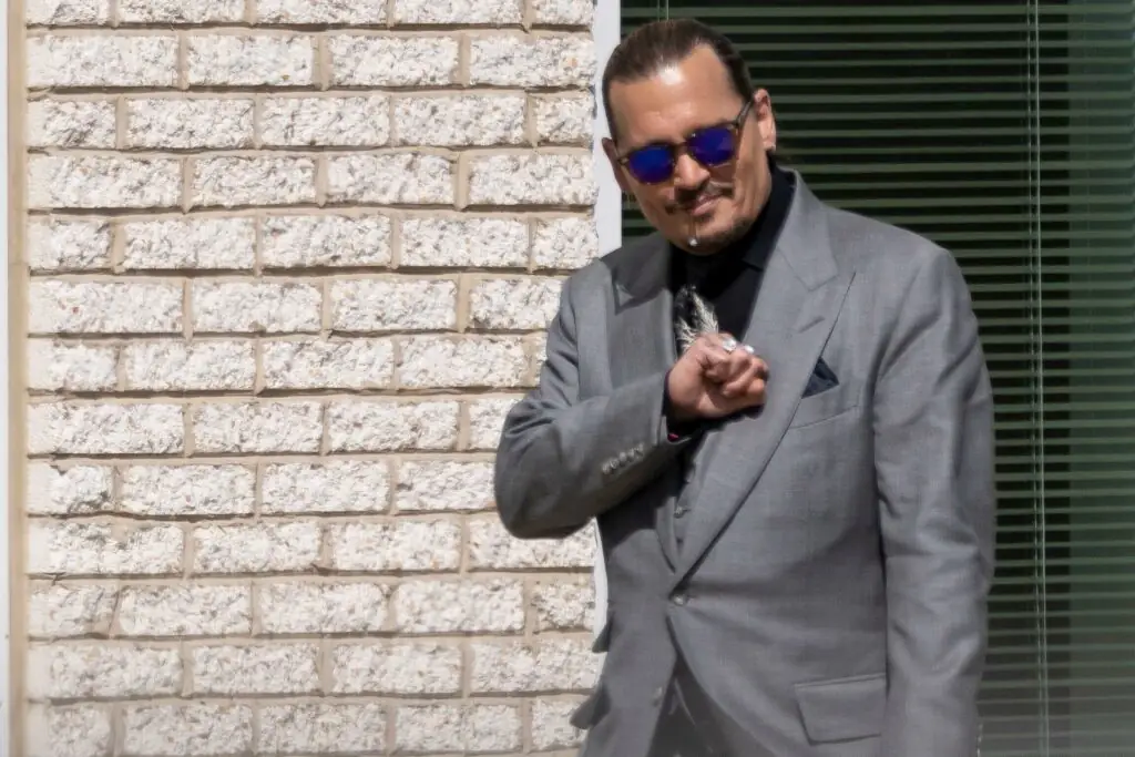 size-large wp-image-1263152434