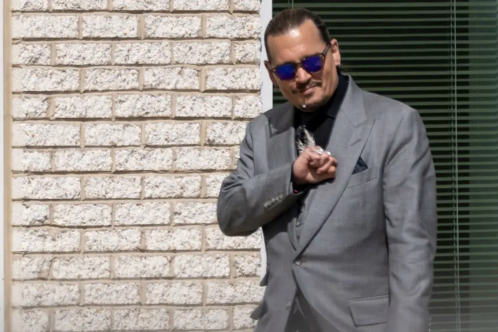 size-large wp-image-1263152434