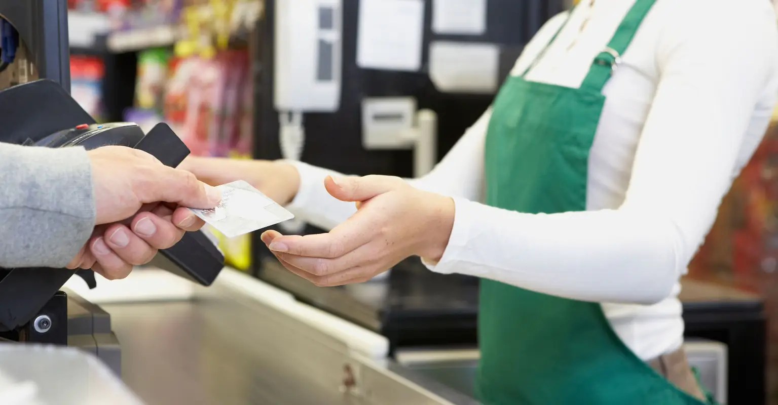 Convenience store worker refuses to serve customers who don't say 'hi' back to her, sparks debate