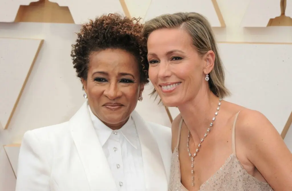 size-large wp-image-1263154485