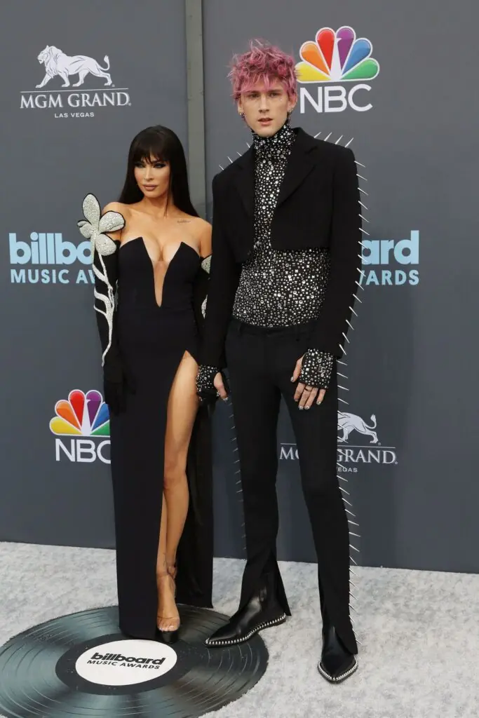 size-large wp-image-1263154741