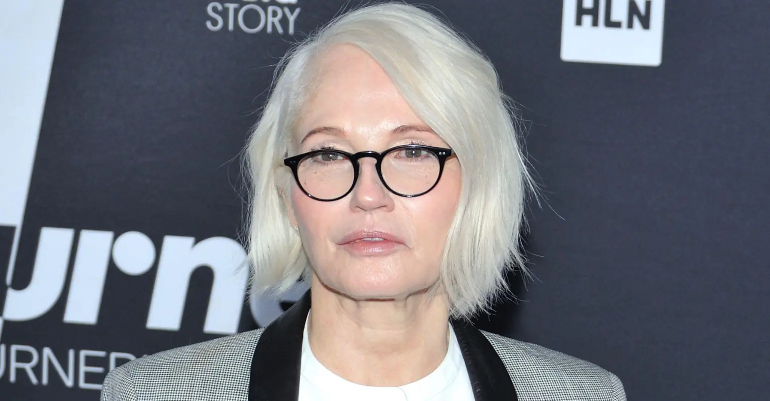 Ellen Barkin testifies that ex Johnny Depp was 'controlling' and 'always drinking'