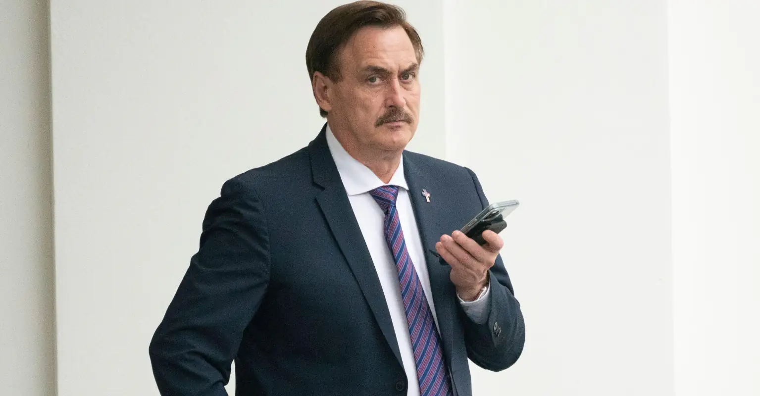 MyPillow CEO Mike Lindell rejoins Twitter... only to be banned again just hours later