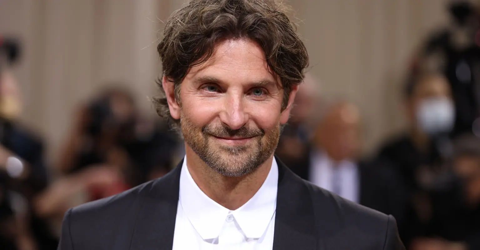 Bradley Cooper's fans are stunned as he is unrecognizable in new Netflix movie