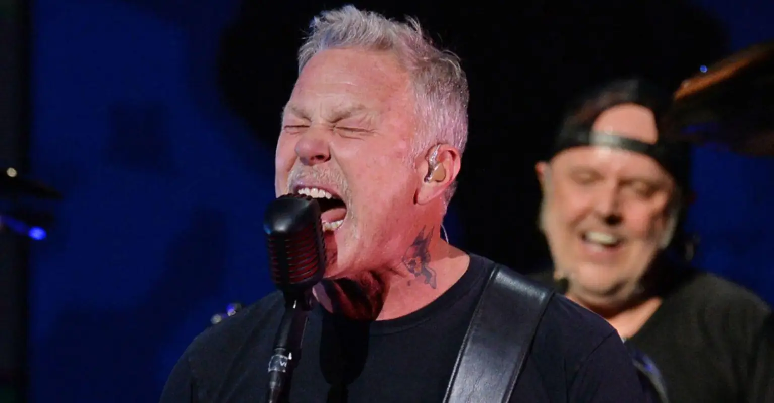 Woman gives birth during Metallica concert