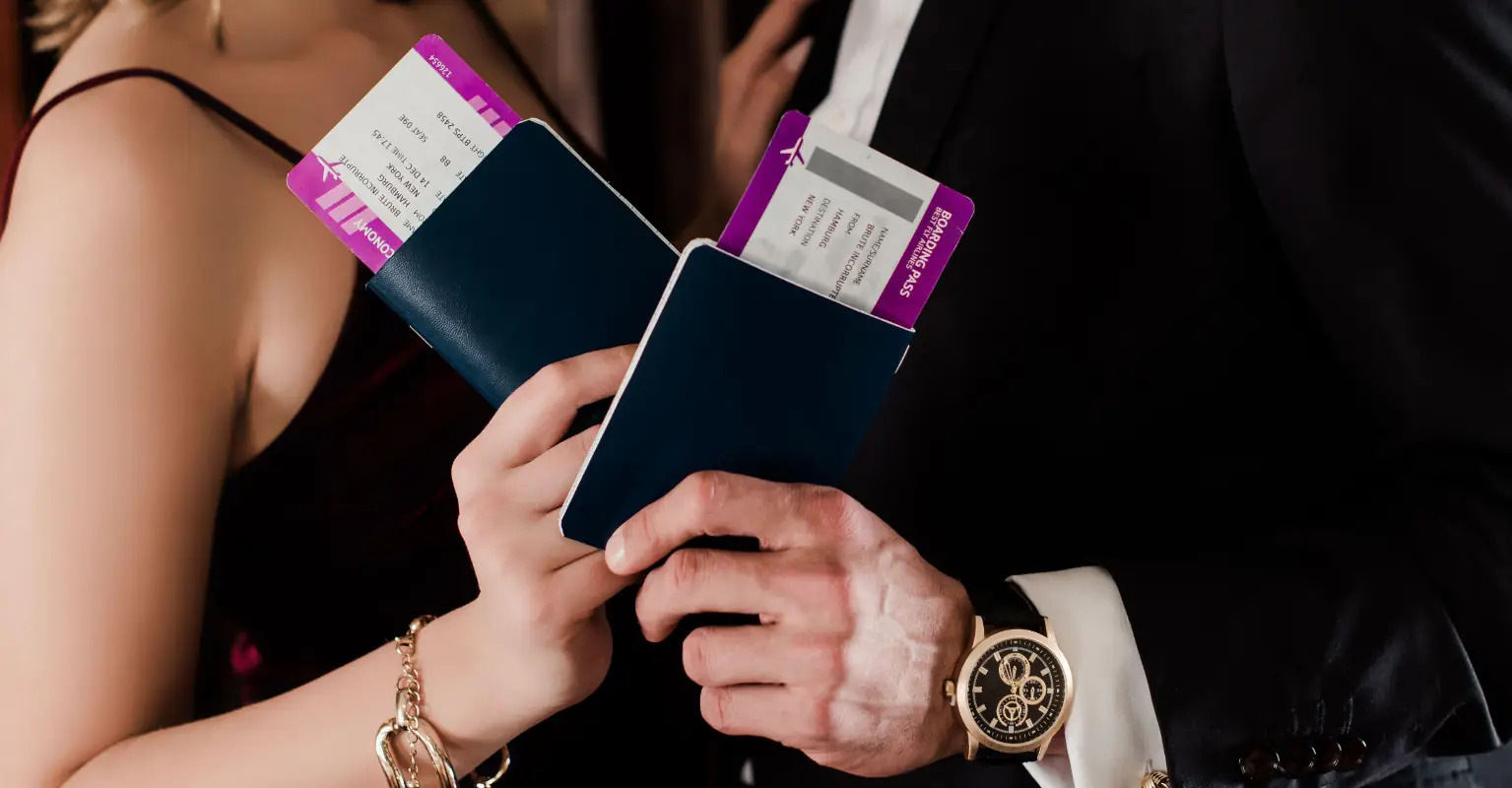 Social media users back woman who dumped boyfriend after his mom refused to fly her first class