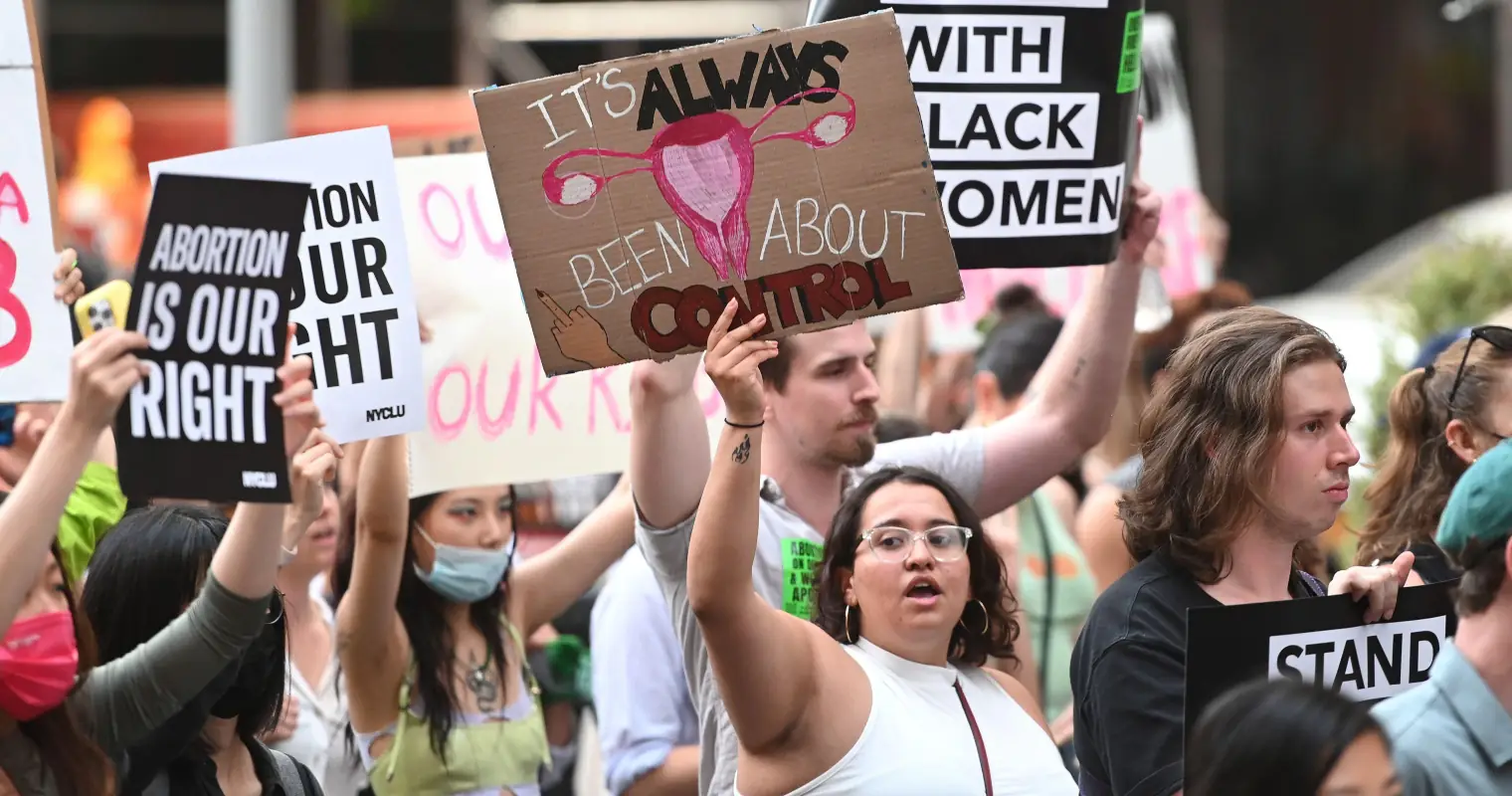 Mom-of-6 explains why it is men who to be blamed for unwanted pregnancies in 'greatest' Twitter thread