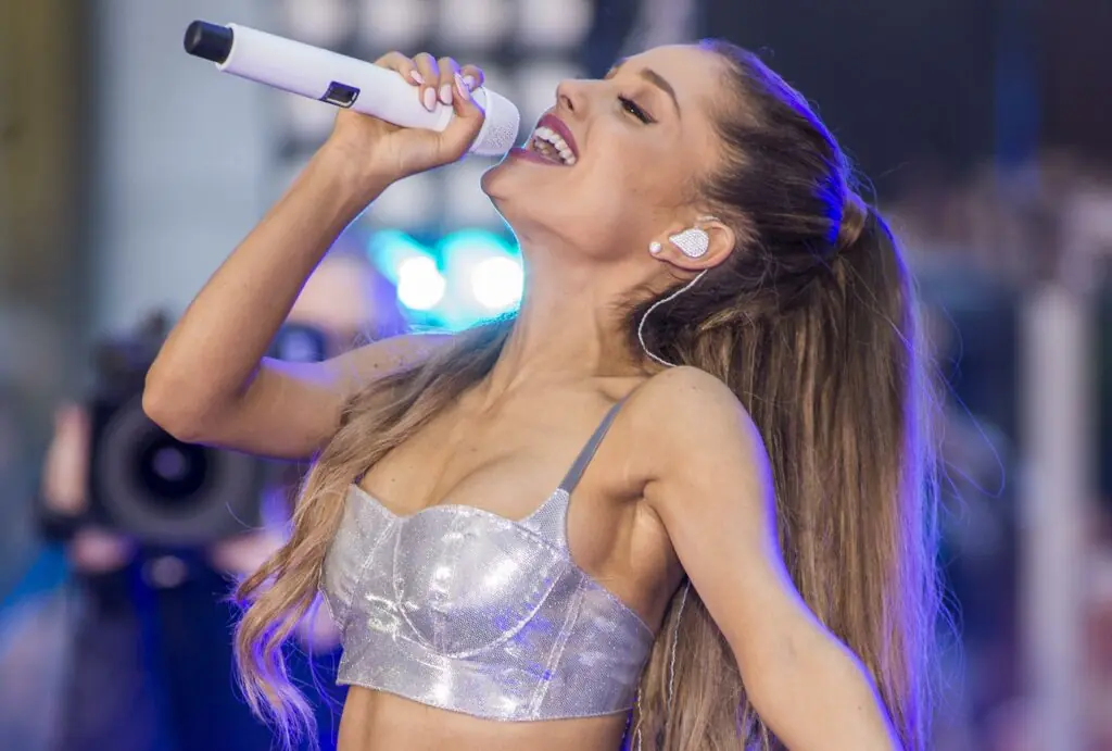 size-large wp-image-1263160100