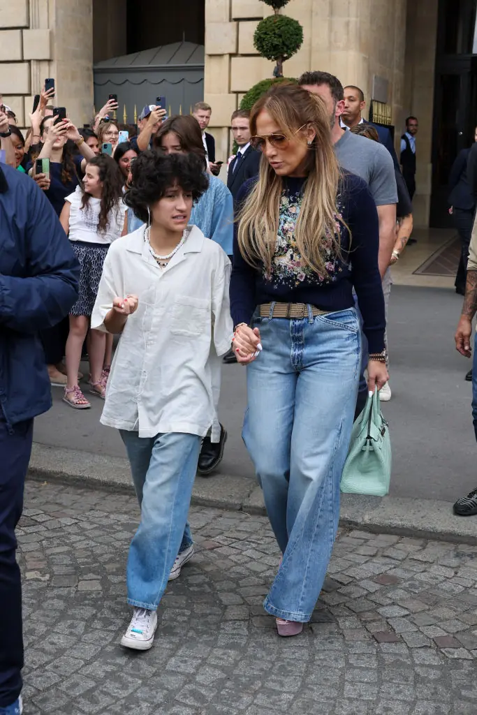 Fans praise Jennifer Lopez for introducing child Emme with gender-neutral pronouns - Article Image 1
