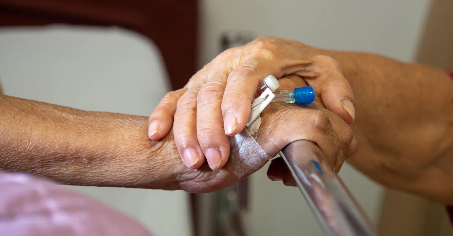 Woman sneaks rum into hospital for her dad's final drink before his death
