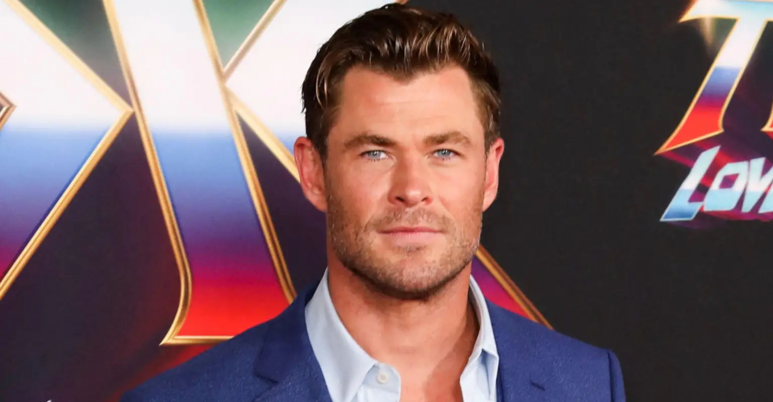 Chris Hemsworth stopped eating  meat before kissing vegan Natalie Portman on 'Thor: Love and Thunder'