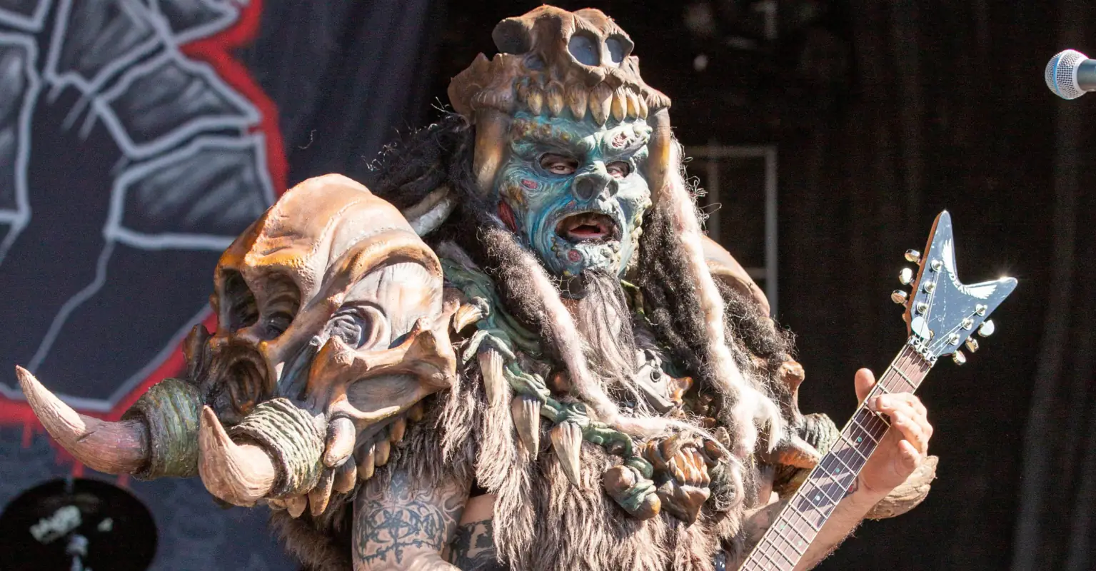 Heavy metal band showers audience with fake blood
