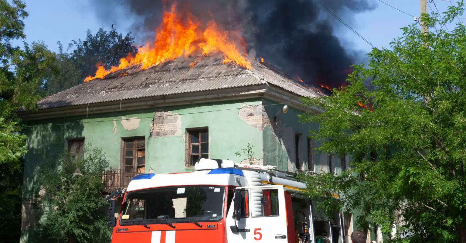 Heroic pizza delivery man runs into burning home to save 5 children