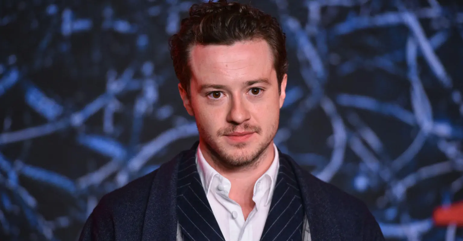 'Stranger Things' star Joseph Quinn wipes away tears after fan thanks him