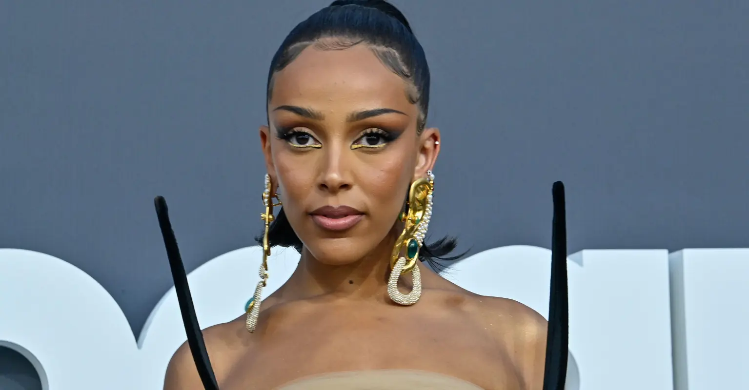 Doja Cat shaves off hair and eyebrows on Instagram Live: 'I was never supposed to have hair'