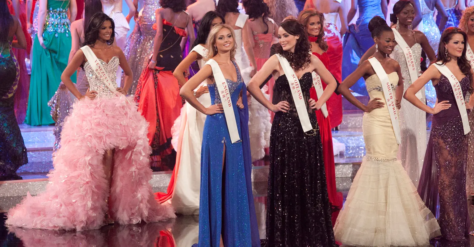 Beauty pageant contestant becomes first in history to compete without makeup