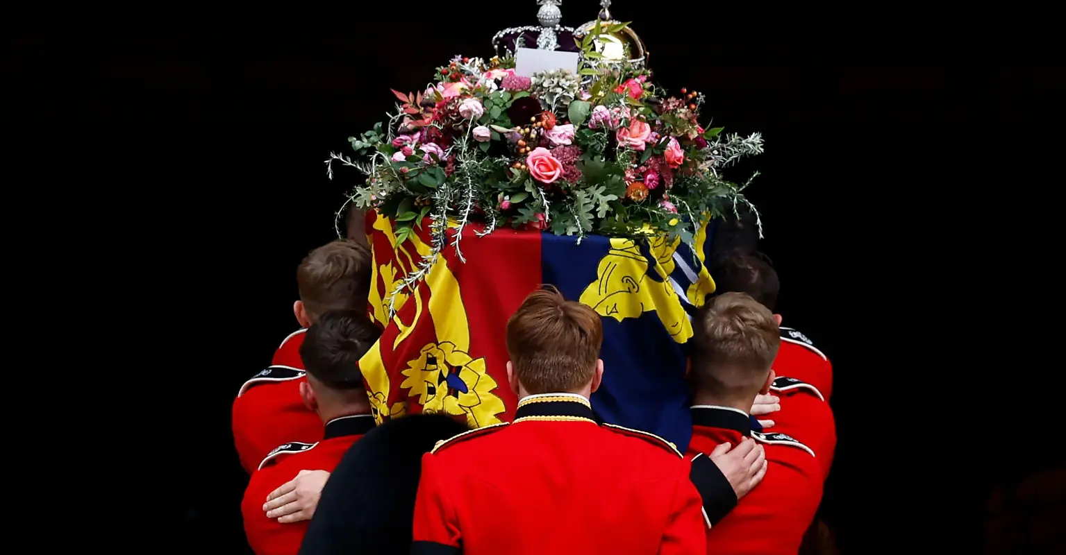 Palace releases touching unseen photo of Queen Elizabeth II following her private burial