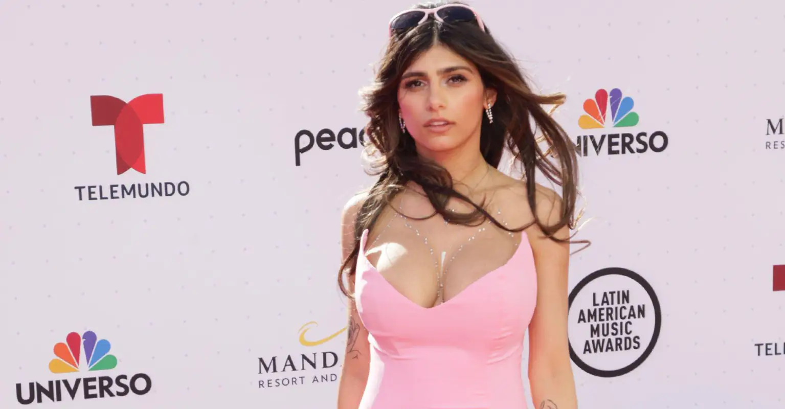 Mia Khalifa gives speech at Oxford University: 'The biggest honor of my life'