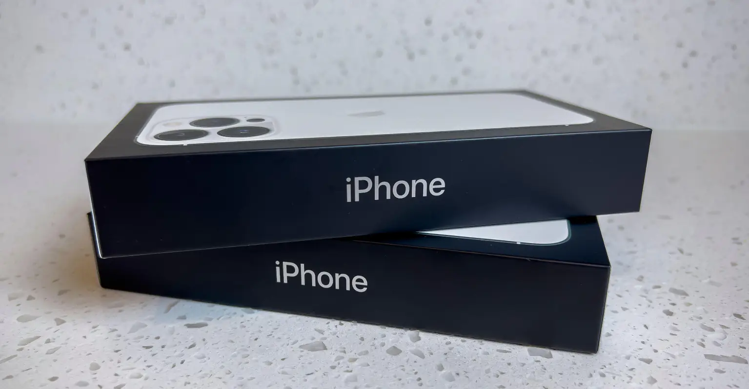 Brazil bans sale of iPhones until Apple once again starts including a charger